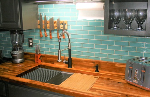Beckley Apartment | Posh Studio Flat, Smart enabled, WVU Tech District, ADA Compliant, 15% Military
