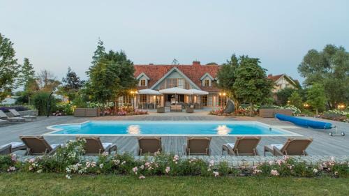 Ruciane-Nida Hotel | Posiadłość Wiejska i Ogrody Acqua di Rosa
