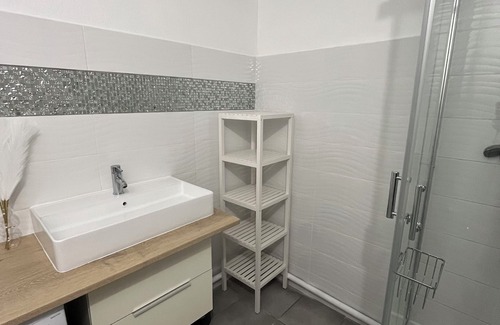 Saint-Just Apartment | Position Centrale, Appartement Avec Terrasse