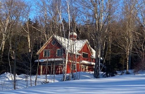 Waitsfield Apartment | Post and Beam Carriage House in the heart of Mad River Valley
