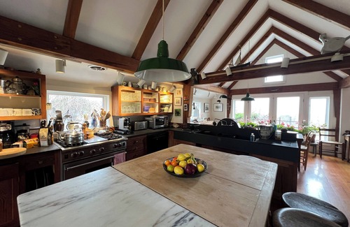 Chilmark House | Post and Beam home with westward views of the ocean and sunsets