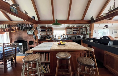 Chilmark House | Post and Beam home with westward views of the ocean and sunsets