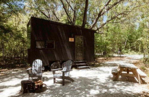 Larue Other | Postcard Cabins Piney Woods