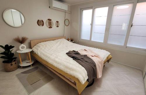 Bisan-dong Apartment | Potato apartment nearby downtown, no parking, 4th floor, no elevator, pets allowed