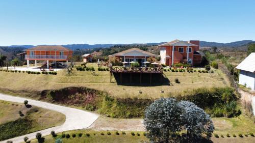 Campos do Jordao House | Pousada Caminhos da Vila Chantal