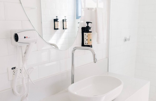 Vila Julia Hotel | Pousada Villa Santô