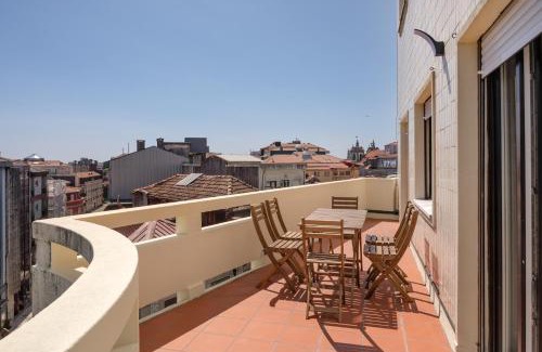 Centro / Baixa Apartment | Poveiros Terrace - 3BR Downtown apartment with AC