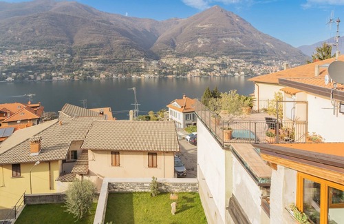Torno Apartment | Pozzo Vertical Apartment With Garden and Parking
