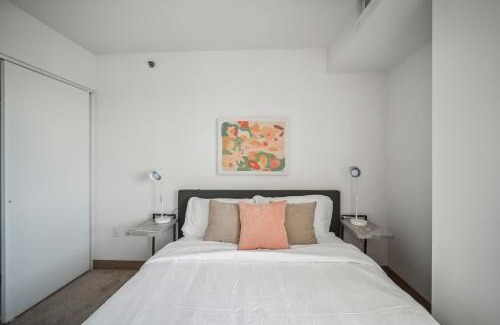 Downtown Harrisburg Apartment | Pp 1301 Modern Corporate 2br, Pool, Gym