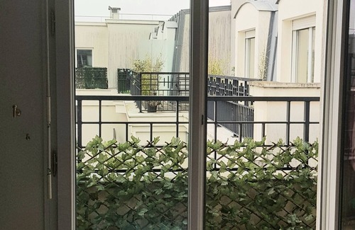 Issy-les-Moulineaux Condo | Près de L'ile St Germain, grand 3 Pièces ensoleillé Avec terrasse