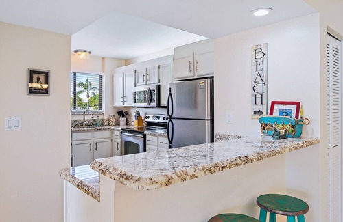 Bella Vista Condo | Practically on the beach; short walk across Carlin Park to the sand! ❤️💛💚