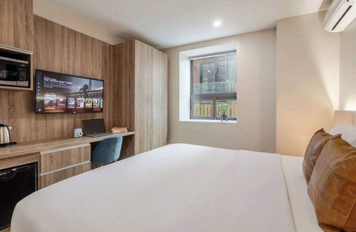 Gay Village Hotel | Prada king– Heart of MTL Stay