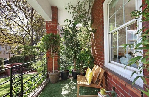 Prahran Apartment | Prahran Comfy&Cozy 2 Bedder Close to the City and Everything