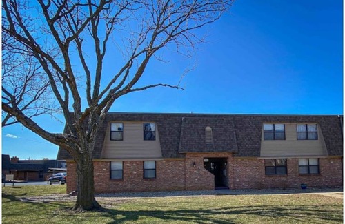Topeka Condo | Prairie Condo - Comfortable and Convenient