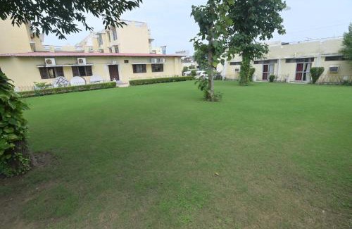 Phulpur Hotel | Prayag Bhagirath Resort