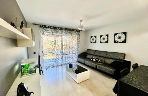 Sant Carles de la Rapita Apartment | Precioso Atico terraza solarium cocina de verano y piscina cerca de las playas