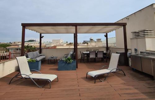 Sant Carles de la Rapita Apartment | Precioso Atico terraza solarium cocina de verano y piscina cerca de las playas