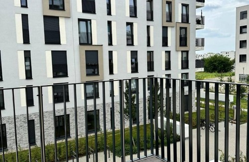 Schoenefeld Apartment | Precious Airport Sta