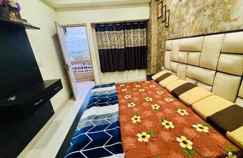 Vrindavan Apartment | Premanand mharaj darsan Vrindavan Dham