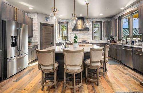 Cle Elum House | Premier 5-Star Home | Outdoor Bliss + Chef’s Kitchen & Discover More Within