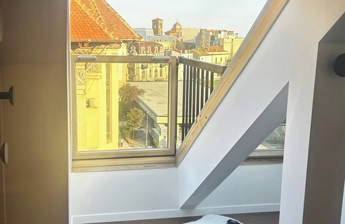 Constanta Apartment | Premier Apartment in Ovidiu Square, Constanta/La bohème