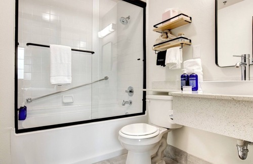 Lexington Hotel | Premier Gardener Stay, Elwood Hotel & Suite, Downtown Life