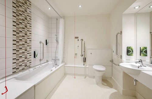 Crays Hill Hotel | Premier Inn Basildon - Festival Park