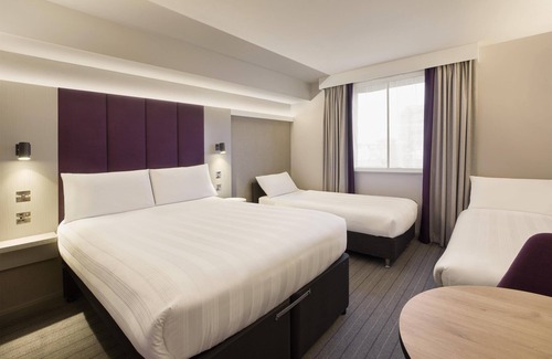 River Hotel | Premier Inn London Dagenham
