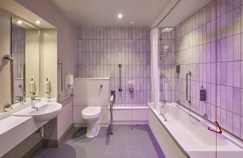 Cathedrals Hotel | Premier Inn London Southwark Tate Modern