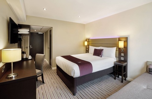 Richmond-upon-Thames Hotel | Premier Inn London Twickenham Stadium