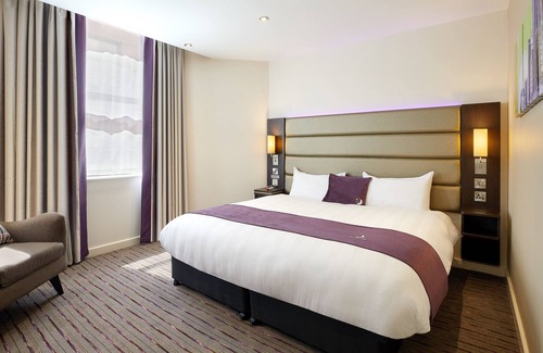 St Albans Hotel | Premier Inn St Albans City Centre