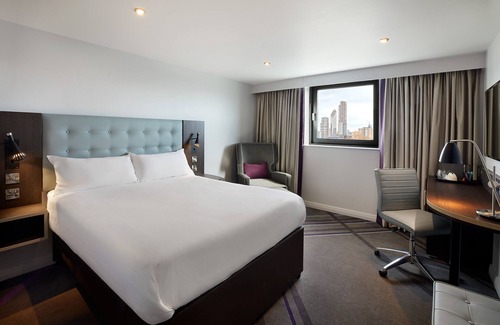 St Albans Hotel | Premier Inn St Albans City Centre