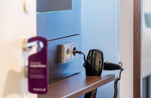 Kurpark Hotel | Premier Inn Stuttgart Bad Cannstatt