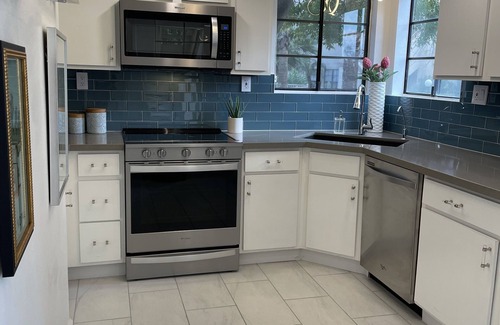 Acacia Creek Apartments Condo | Premier location in Scottsdale close to Old town & Open- HEATED pool & jacuzzi😎