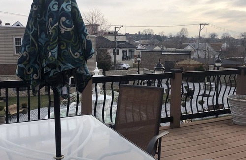 The Hill Apartment | PREMIER LOCATION, HEART OF THE ITALIAN NEIGHBORHOOD, THE HILL