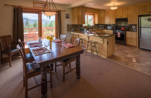 Foresta House | Premier Yosemite/Foresta home with views of Half Dome and El Cap from all rooms!