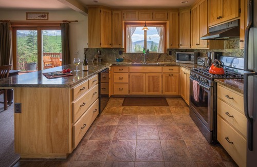 Foresta House | Premier Yosemite/Foresta home with views of Half Dome and El Cap from all rooms!