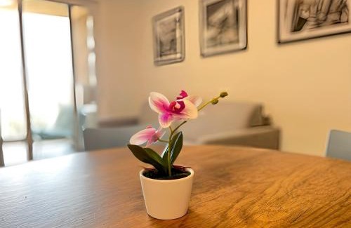 Paceville Apartment | Premium 2BR Apartment 2min Beach Walk Heart of St Julians