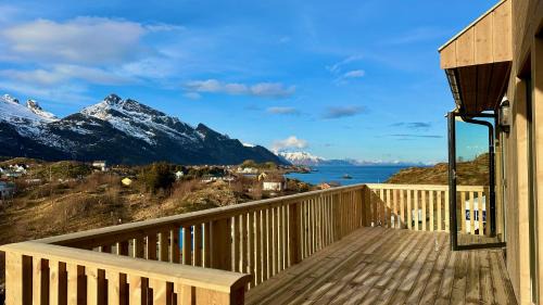 Sørvagen Ski Chalet | Premium Chalet with Grand View