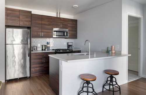 Civic Center Apartment | Premium Hayes Valley 1BR w/Gym, Pool, Movies & BBQ, by Blueground