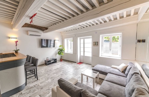 Couzon-au-Mont-d'Or House | premium house near lyon