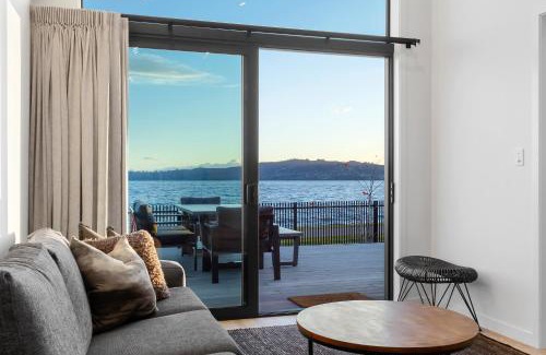 Hilltop House | Premium Lakefront Unit Spa Pool