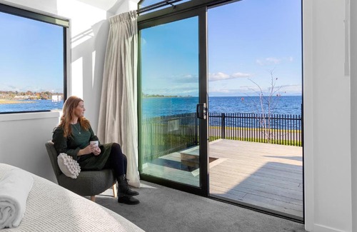 Hilltop House | Premium Lakefront Unit Spa Pool