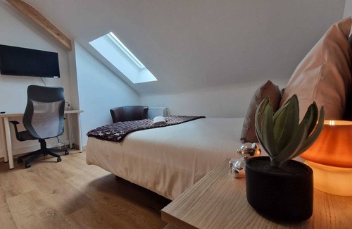 Hettange-Grande Villa | Premium room 8 Himba