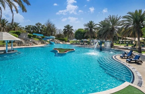 Al Ain Apartment | Premium Room With Balcony Near Al Aini Park