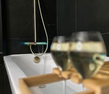 Pleyber-Christ Villa | Premium suite with jacuzzi