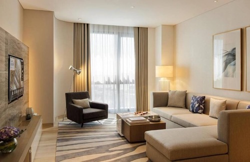 Dubai Media City House | Premium Two Bedroom Apartment Near Al Marfa Tower By Luxury Bookings