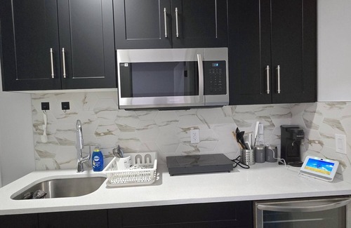 Southwest Edmonton House | President's Choice: Guest Single Room