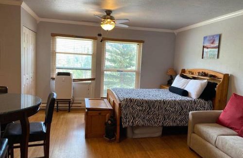 Brian Head Apartment | President Studio Pool-Spa Ski-in out Gym, Sauna, Laundry, BBQ