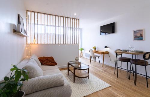 Saint - Michel Apartment | Prestige by Opera - Votre évasion cosy à Toulouse - Centre ville - Wifi - Bureau